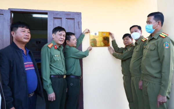 Bàn giao trụ sở Công an các bản tại Lào giáp biên giới với Hà Tĩnh -0