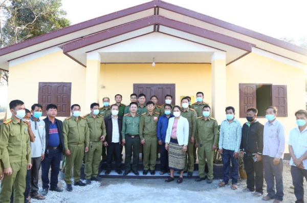 Bàn giao trụ sở Công an các bản tại Lào giáp biên giới với Hà Tĩnh -2
