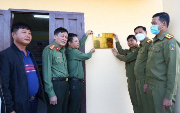 Ha Tinh police build office buildings for Lao counterpart -0