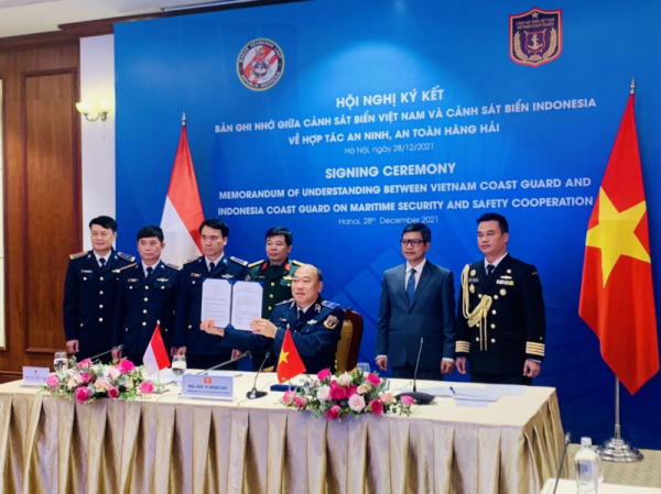 Vietnam Coast Guard tightens cooperation with Indonesian partner -0
