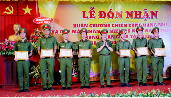 Kỷ niệm 20 năm thành lập Trung đoàn CSCĐ Tây Nam Bộ -2