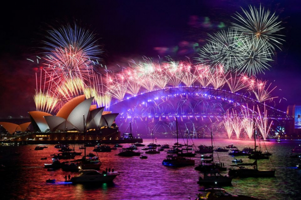 Mãn nhãn với 6 tấn pháo hoa mừng năm mới tại Sydney  -0