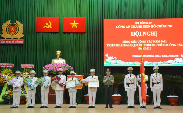 Công an TP Hồ Chí Minh phát huy truyền thống, vượt qua khó khăn, hoàn thành xuất sắc nhiệm vụ  -0