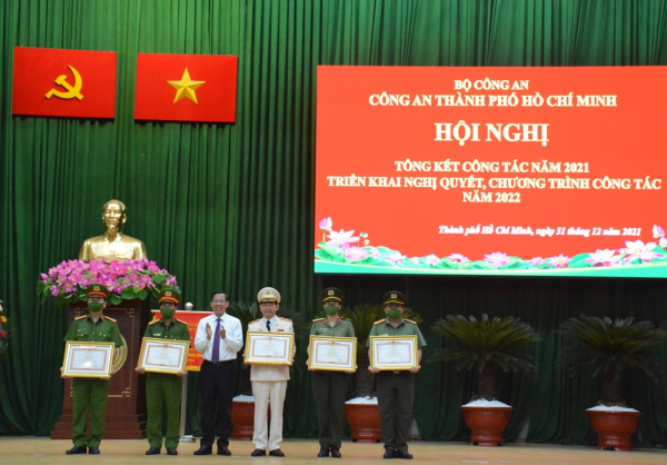 Công an TP Hồ Chí Minh phát huy truyền thống, vượt qua khó khăn, hoàn thành xuất sắc nhiệm vụ  -0