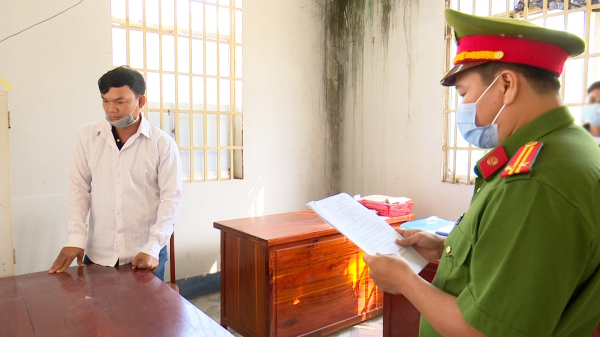 Thành lập công ty để mua bán trái phép hóa đơn cát -0