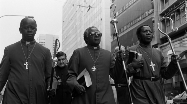 Desmond Tutu- Người luôn tìm kiếm sự hòa giải và sự công bằng -0