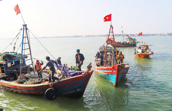 Đấu tranh với nạn giã cào trên biển -0