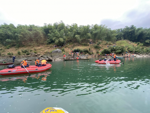 Huy động lực lượng tìm kiếm 3 nạn nhân đuối nước trên sông Mã -1