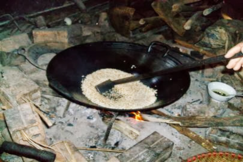 rang gạo làm nguyên liệu cho bánh khảo.png -0