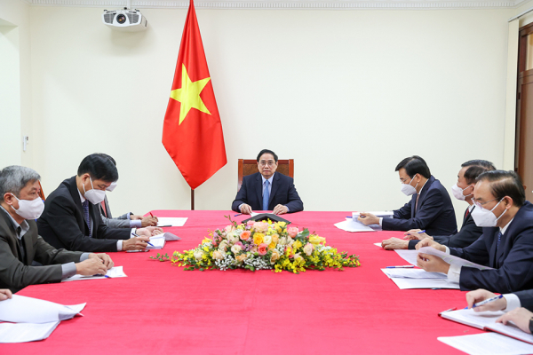 Thủ tướng Phạm Minh Chính điện đàm với Thủ tướng Trung Quốc, thúc đẩy quan hệ toàn diện, giải quyết vấn đề ách tắc hàng hóa tại cửa khẩu -0