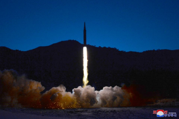 Mỹ trừng  phạt Triều Tiên liên quan đến vụ phóng thử tên lửa mới nhất  -0