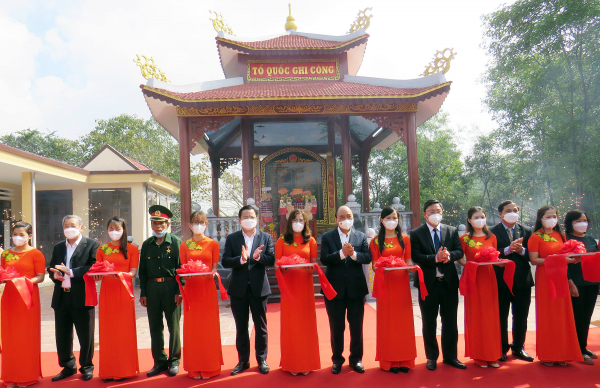 Chủ tịch nước Nguyễn Xuân Phúc dự Lễ khánh thành Nhà bia ghi danh liệt sĩ tại Quảng Nam -0
