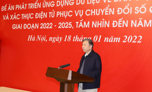 PM Pham Minh Chinh: People, businesses play center role in national digital transformation -0