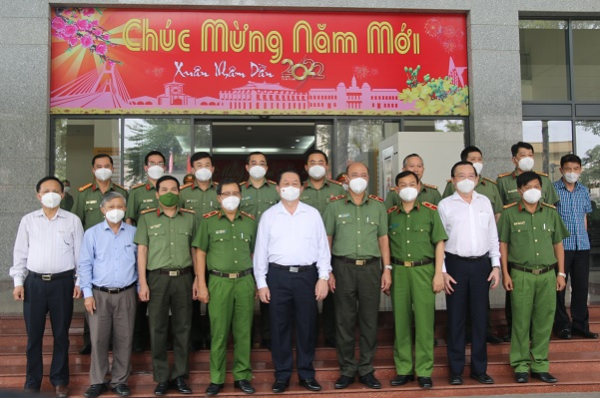 Trưởng Ban Tuyên giáo Trung ương Nguyễn Trọng Nghĩa thăm, chúc Tết Công an TP Hồ Chí Minh -0