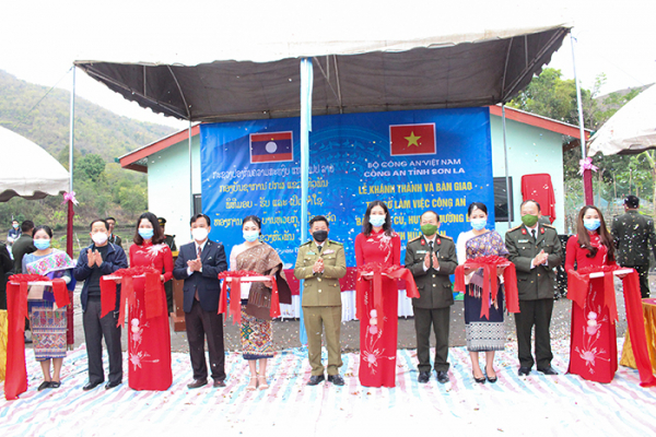 Công an Sơn La bàn giao nhà làm việc cho Công an nước bạn Lào -0