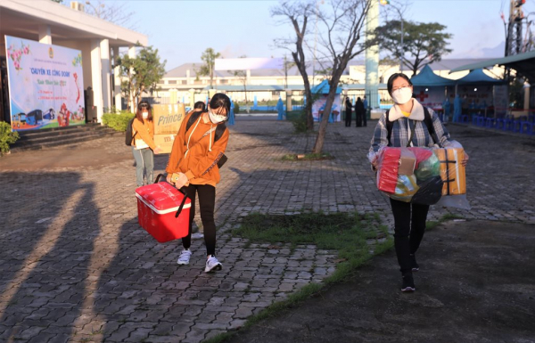 Đà Nẵng: Những chuyến xe 0 đồng đưa hơn 2000 công nhân về “quê ăn Tết”  -3