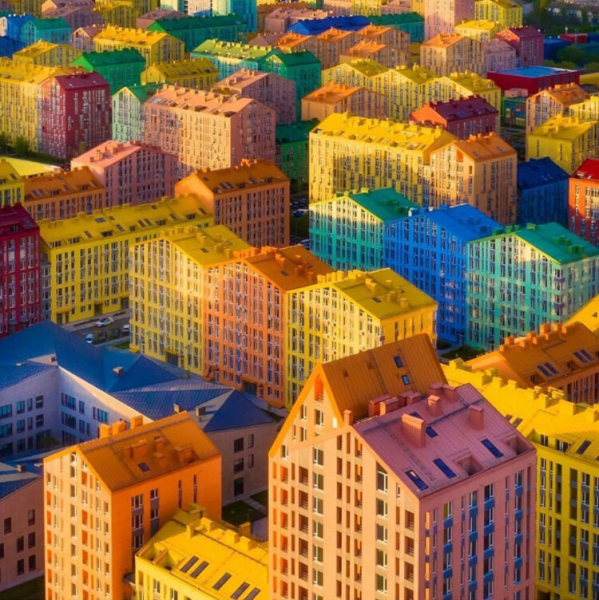 Comfort Town – Thị trấn Lego khổng lồ ở Ukraine -0
