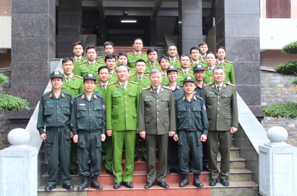 Bộ trưởng Tô Lâm thăm, động viên CBCS Trung đoàn Không quân CAND -0