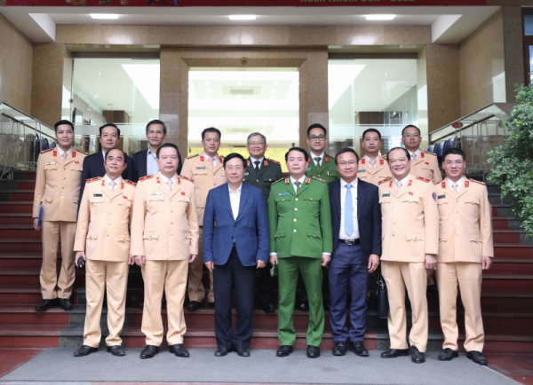 Phó Thủ tướng Thường trực Phạm Bình Minh có thư khen lực lượng CSGT -0