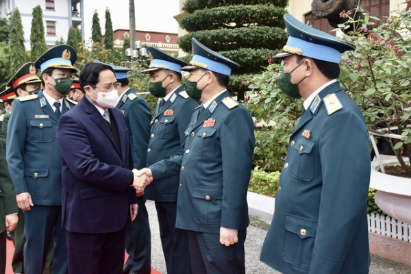 Thủ tướng chúc Tết quân dân Trường Sa, kiểm tra công tác sẵn sàng chiến đấu của Quân chủng Phòng không – Không quân -0