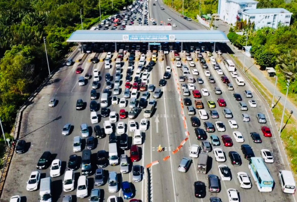 Kẹt xe kéo dài trên cao tốc TP Hồ Chí Minh-Long Thành-Dầu Giây do va chạm giao thông -0