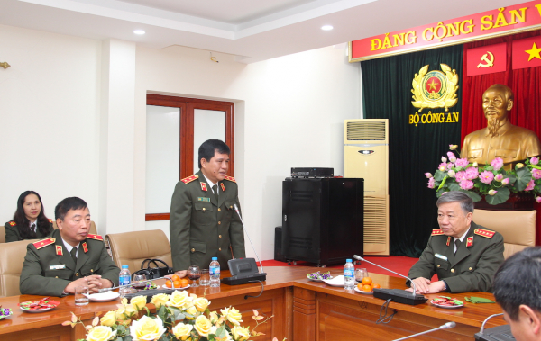 Bộ trưởng Tô Lâm thăm, động viên CBCS Văn phòng Bộ Công an và Cục An ninh Đối ngoại -0