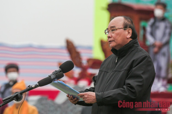 President Nguyen Xuan Phuc performs traditional New Year ploughing festival  -4
