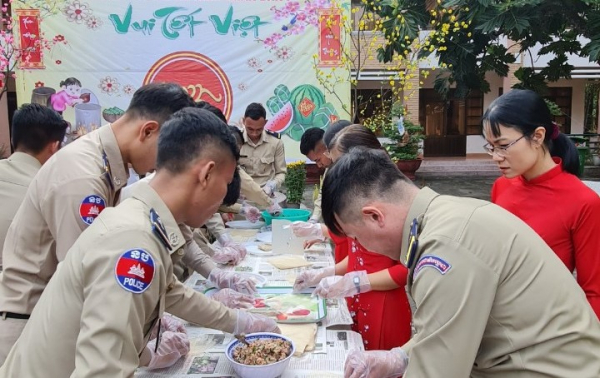 Cao đẳng ANND I với nhiều hoạt động vui xuân cho học viên Campuchia  -0