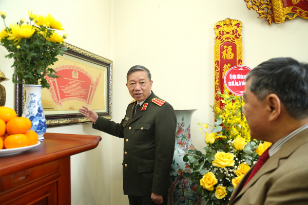Đảng ủy Công an Trung ương, Bộ Công an thắp hương tưởng niệm đồng chí Trần Quyết -0