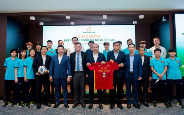 Hưng Thịnh Land trao thưởng 2 tỷ đồng cho Đội tuyển bóng đá nữ quốc gia Việt Nam -0