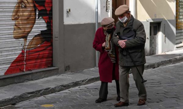 Người cao tuổi tại Italia không đủ khả năng trả hoá đơn tiền điện -0