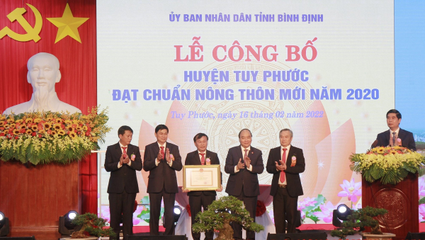 Chủ tịch nước Nguyễn Xuân Phúc: Dự lễ trao bằng công nhận huyện Tuy Phước đạt chuẩn nông thôn mới -0