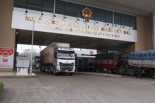 Trung Quốc tạm dừng nhập khẩu hàng hóa tại cửa khẩu Lào Cai -0