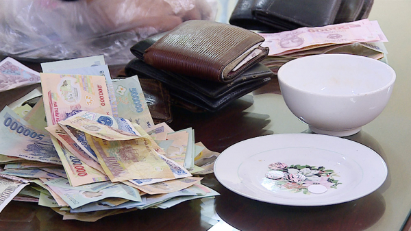 Triệt phá vụ bạc tại công ty, thu giữ hơn 40 triệu đồng -0