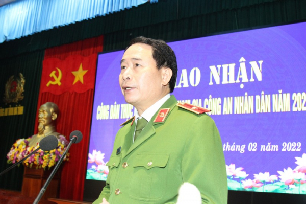 Deputy Minister Le Quoc Hung attends enlistment events in Ha Tinh  -0