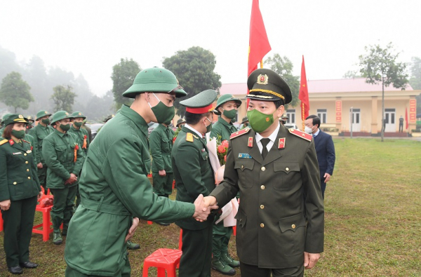 Deputy Minister Le Van Tuyen joins enlistment event in Phu Tho -0