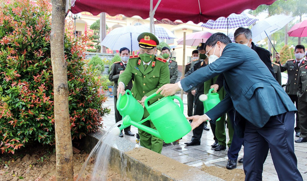 Thứ trưởng Nguyễn Văn Long làm việc tại tỉnh Điện Biên -0