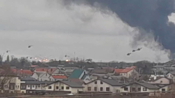 Sân bay gần Kiev bị không kích -0