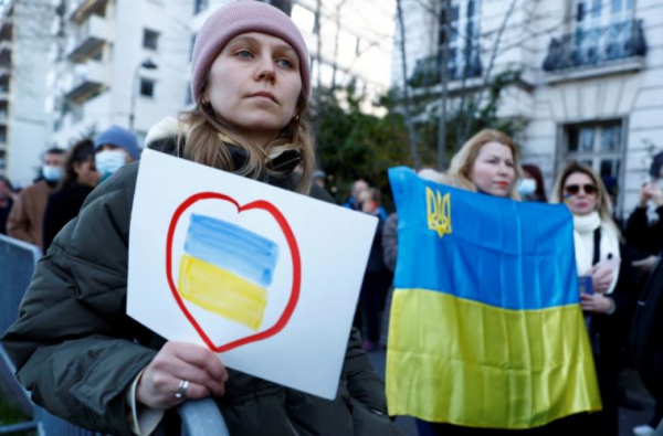 Hàng ngàn người biểu tình phản đối chiến dịch ở Ukraine của Nga -0