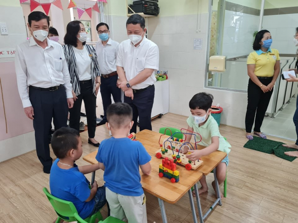 TP Hồ Chí Minh chuẩn bị chiến dịch tiêm vaccine phòng COVID-19 cho trẻ từ 5-11 tuổi  -0