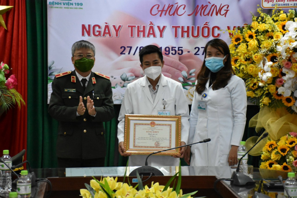 UBND tỉnh Quảng Nam tặng bằng khen cho Bệnh viện 199 – Bộ Công an về thành tích xuất sắc trong phòng, chống dịch COVID-19 -0
