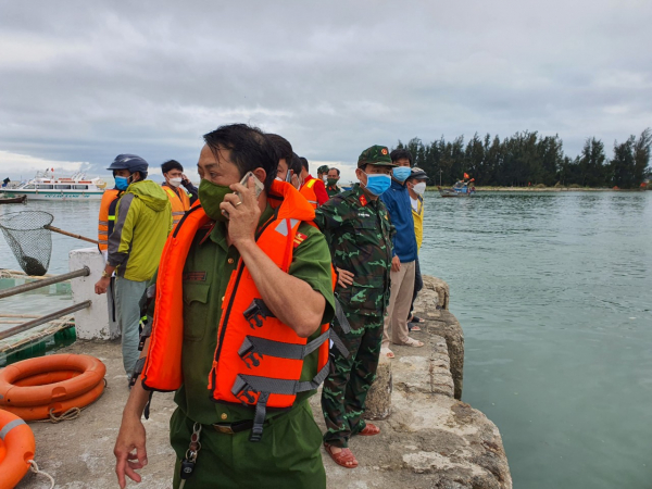 Hội An: Lật ca nô chở 39 người ở biển Cửa Đại, hơn 10 người thương vong và mất tích -0