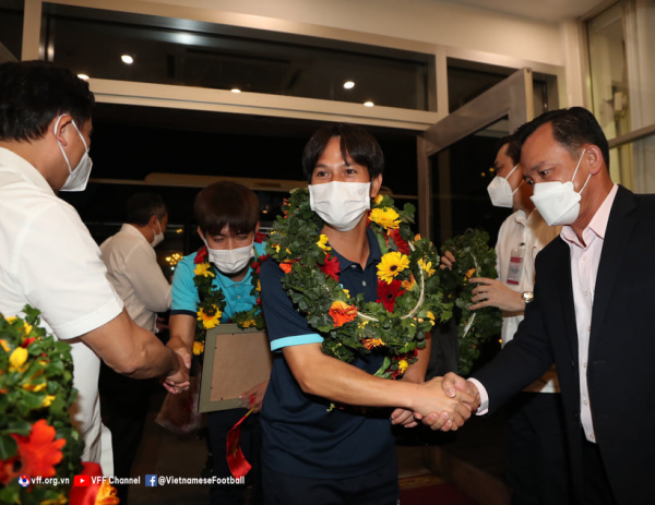 Nhóm đầu tiên của tuyển U23 Việt Nam đã về nước -0