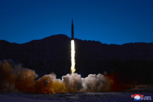Triều Tiên phóng tên lửa đạn đạo giữa lúc Ukraine căng thẳng -0
