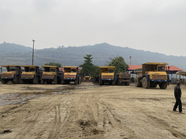 ảnh 2. lực lượng chức năng dừng và kiểm tra 6 phương tiện.jpg -0