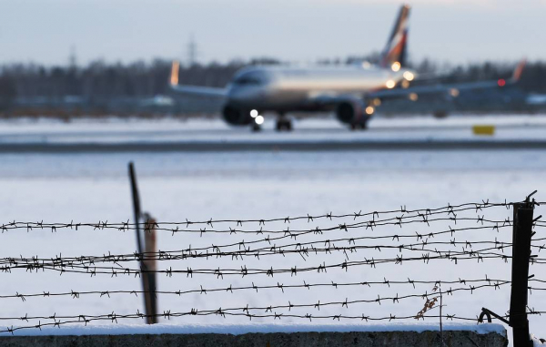 US closes its airspace to Russian flights -0