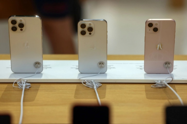 Apple ngừng bán iPhone tại Nga  -0