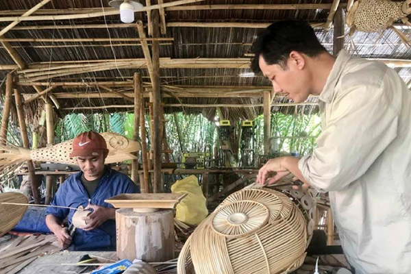 Người đàn ông bắt tre nứa biến hình -0