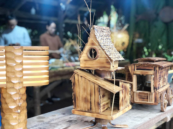 Người đàn ông bắt tre nứa biến hình -0