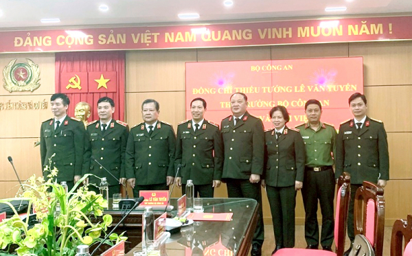 Thứ trưởng Lê Văn Tuyến kiểm tra công tác tại Cục Viễn thông và Cơ yếu -0